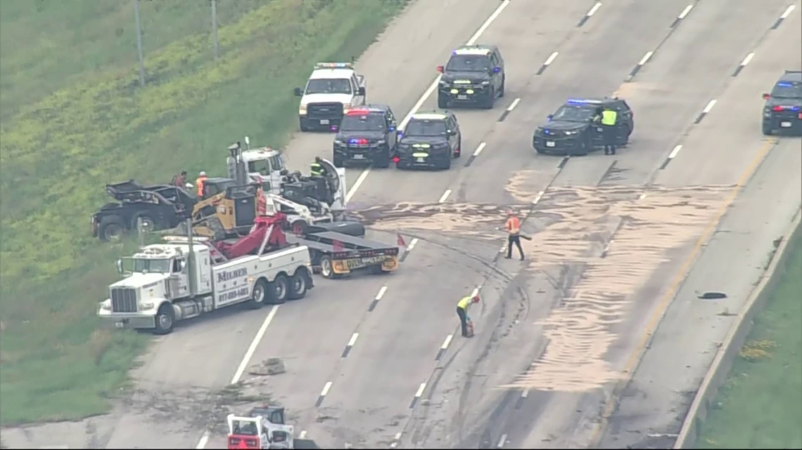 Highway reopens on Loop 820 after 18-wheeler accident