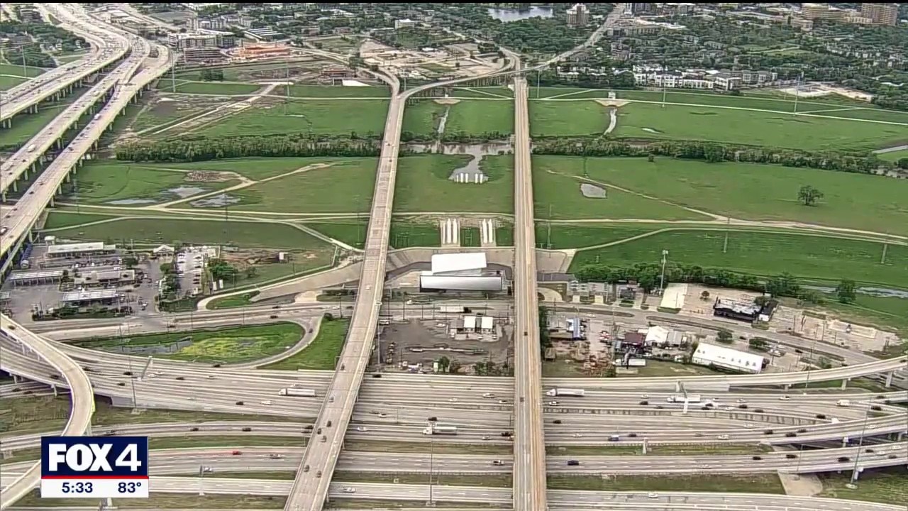 Dallas could close bridges due to convention center