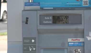 Central Texas commuters feel pain at the pump as gas prices keep climbing