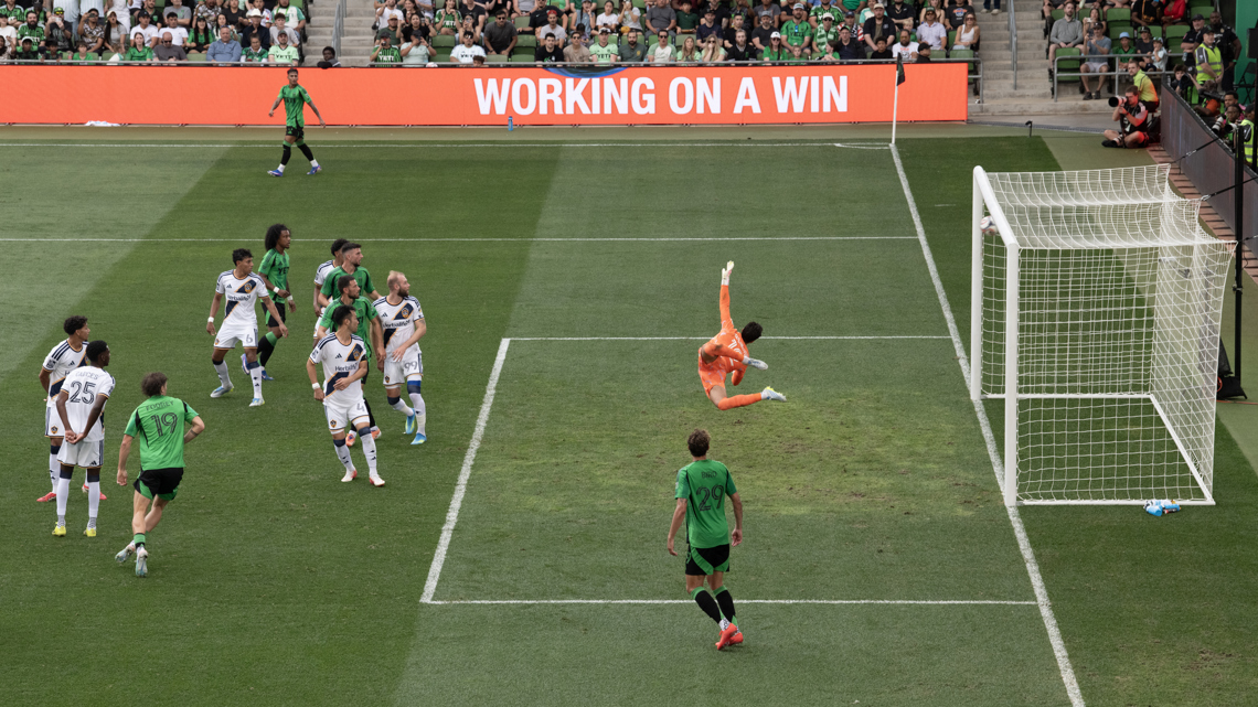 Maya Yoshida, Erik Thommy score goals to lead Galaxy to 2-1 victory over Austin