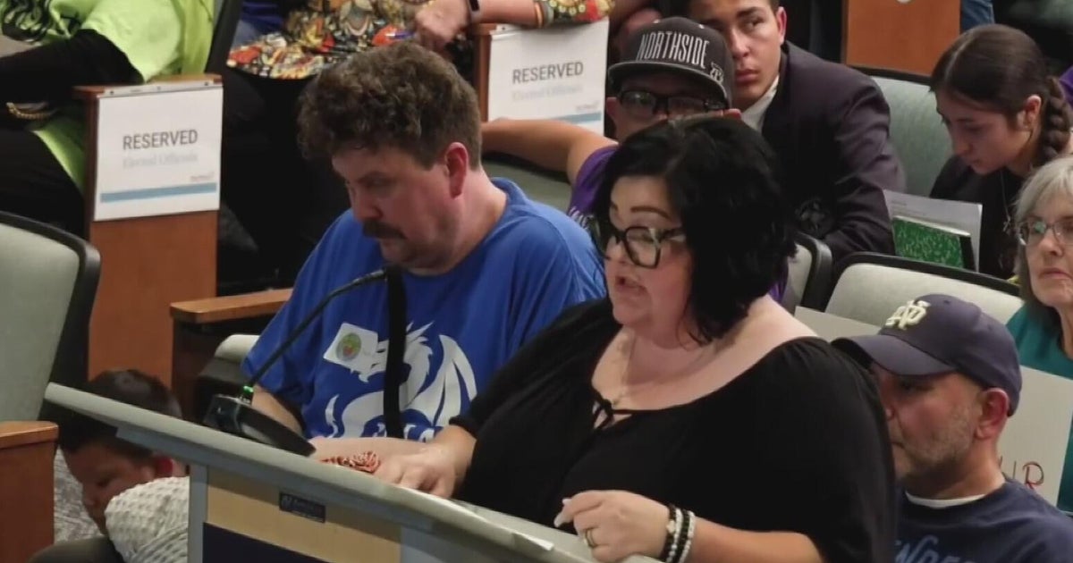 After an hours-long meeting, Fort Worth ISD managers vote to close bilingual campus, cut some staff