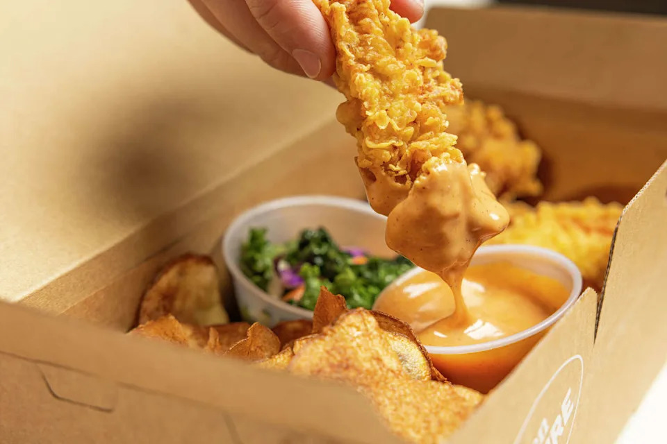 Sauce options at Flock and Fresh include barbecue, honey mustard, Japanese ranch, curry ranch, Cajun Buffalo and sweet Korean. (White Unicorn Agency)