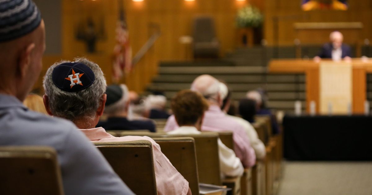 2 young people arrested in alleged plot to attack Houston synagogue members :: WRAL.com
