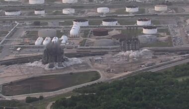 LyondellBasell implodes 2 inactive structures at southeast Houston facility