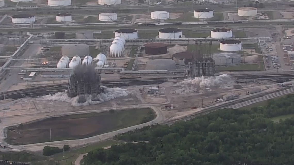 LyondellBasell implodes 2 inactive structures at southeast Houston facility
