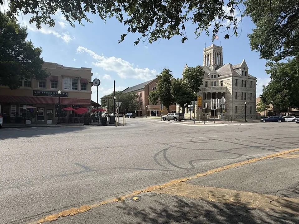 The Comal County Courthouse in downtown New Braunfels, Texas. (Nicholas Hernandez/MySA)
