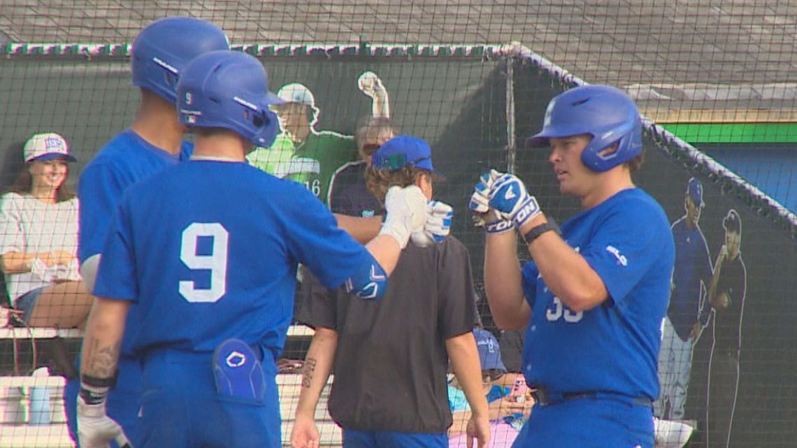 Islanders drop series to Stephen F. Austin after big start for Jacks