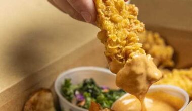 Flock & Fresh chicken tenders spot hatches on Greenville Ave