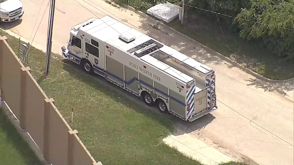 Fort Worth police investigate deadly crash – NBC 5 Dallas-Fort Worth