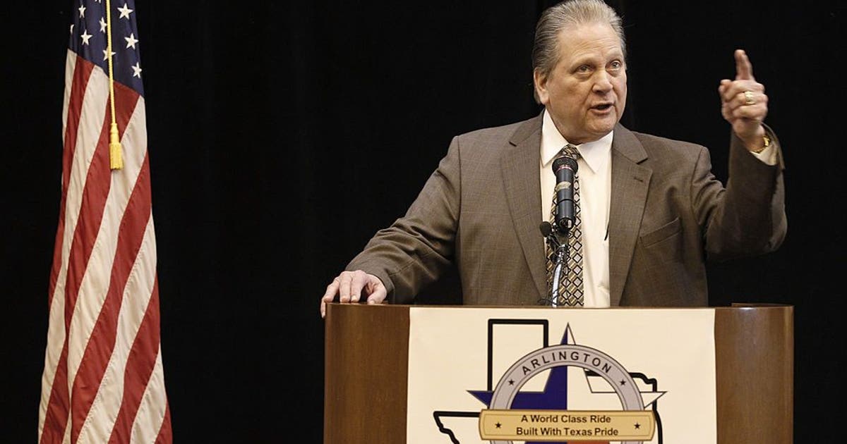 Robert Cluck, mayor who brought Dallas Cowboys to Arlington, dies at 87