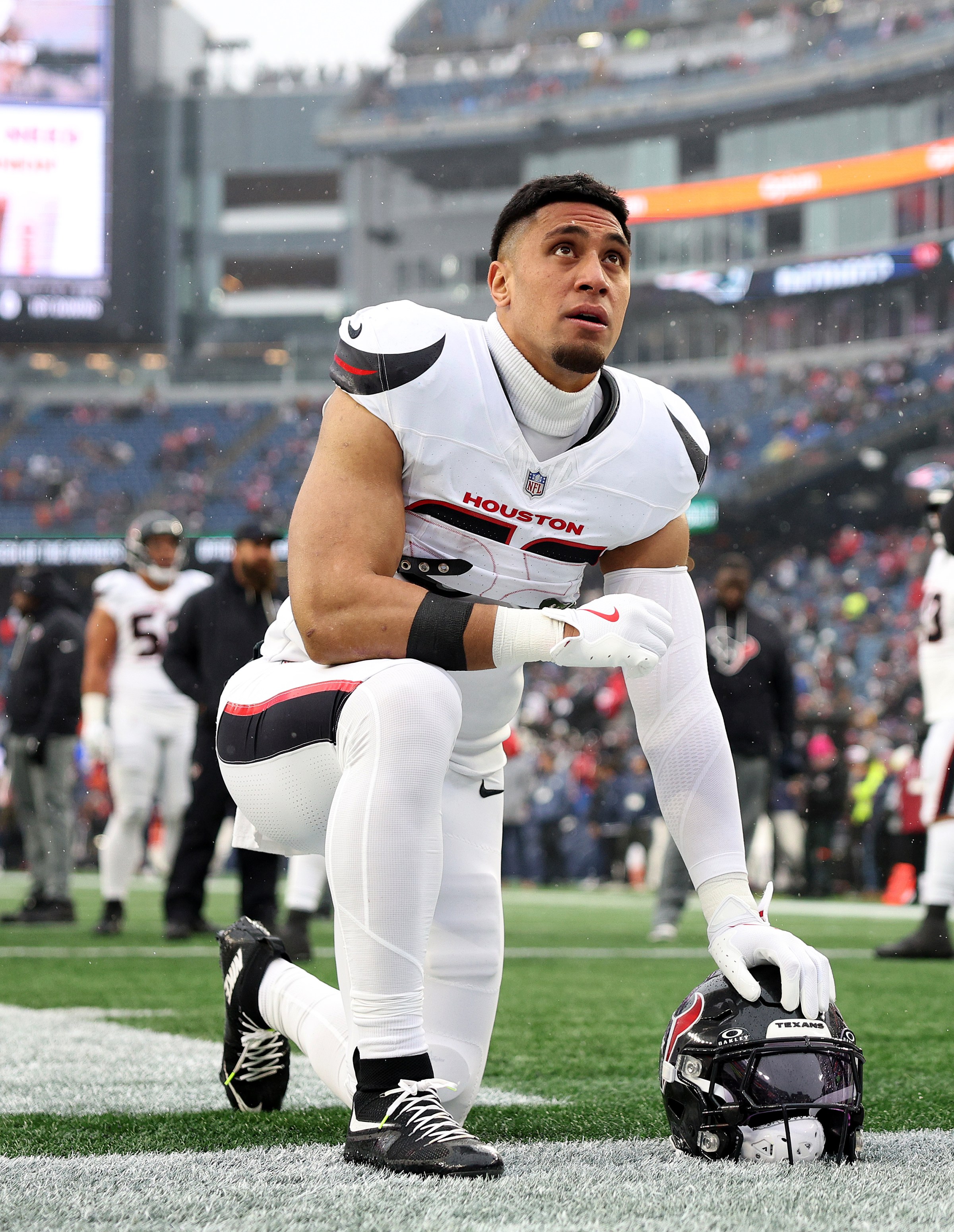 FOXBOROUGH, MASSACHUSETTS - JANUARY 18: Henry To’oto’o #39 of the Houston Texans takes a moment before the AFC Divisional Playoff game against the New England Patriots at Gillette Stadium on January 18, 2026 in Foxborough, Massachusetts. (Photo by Elsa/Getty Images)