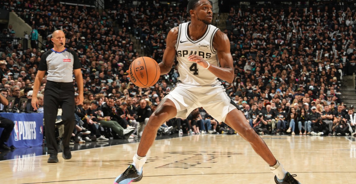 It’s time for Basketball: San Antonio Spurs vs Portland Trail Blazers