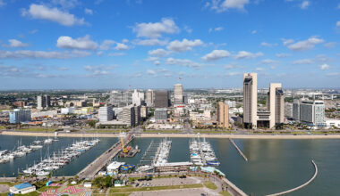 ‘Do we flush?’ Texas city balks at 25% water cuts.