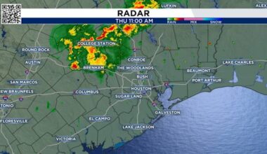 Line of storms moving into Houston area Thursday