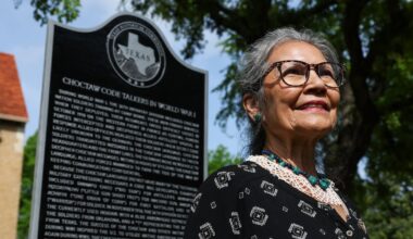 Descendants of Choctaw code talkers gather in Fort Worth for historical marker unveiling