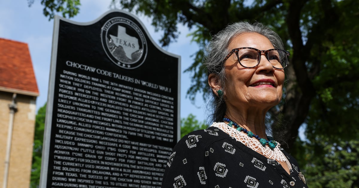 Descendants of Choctaw code talkers gather in Fort Worth for historical marker unveiling