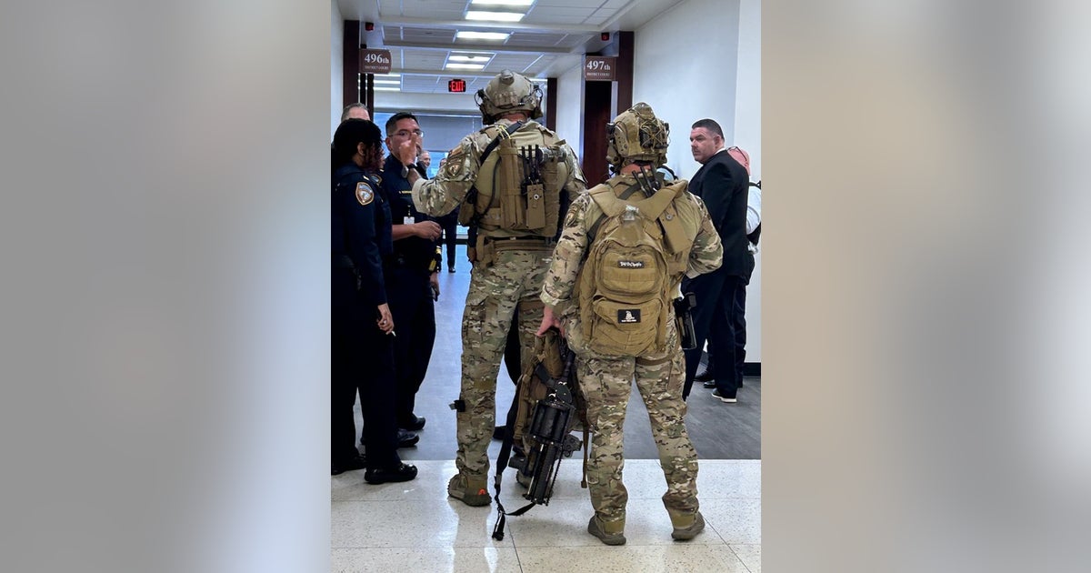 SWAT team called for person at Harris County courthouse
