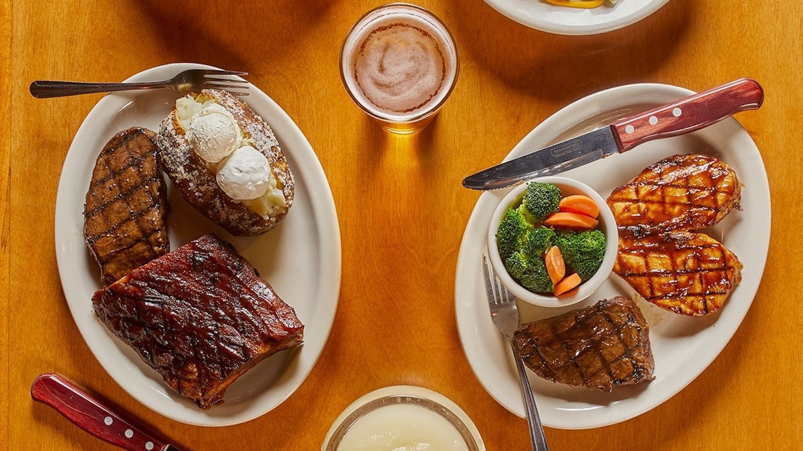 The Best Steak Dish On Texas Roadhouse's Menu, According To A Former Employee