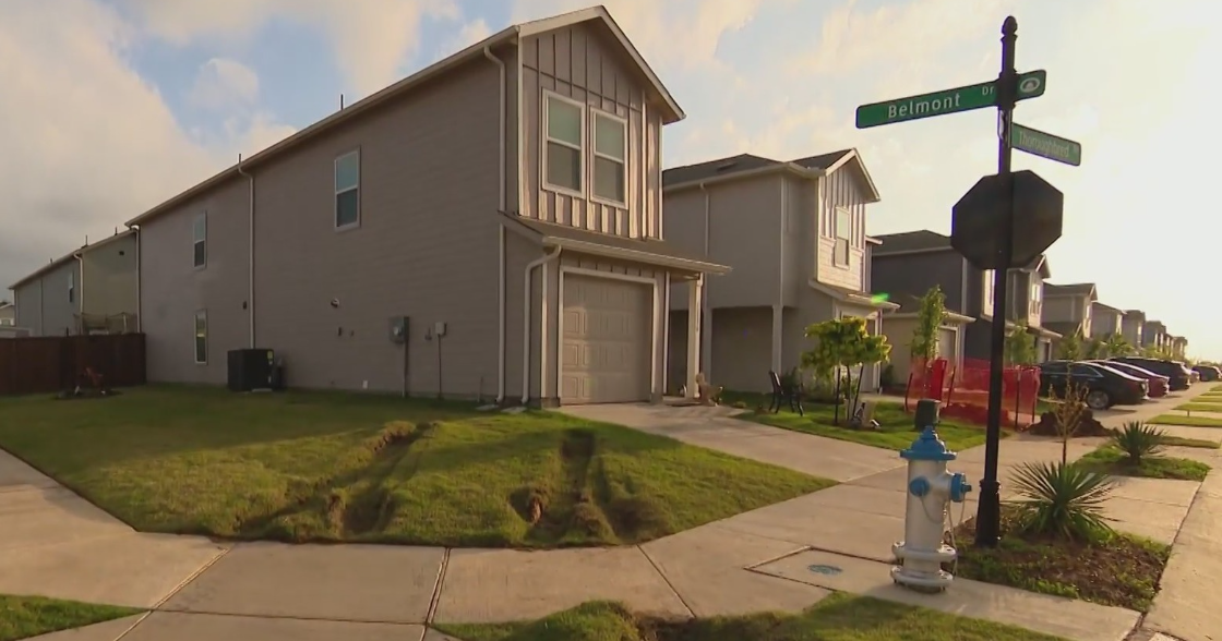 Neighbors rally after North Texas hostage apologizes for 24-hour standoff