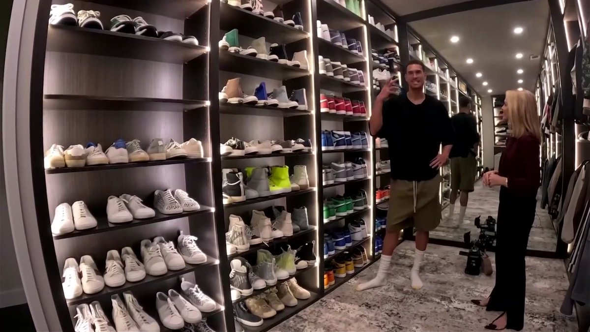 Dallas Mavs’ Dwight Powell closet shows where fashion meets identity – NBC 5 Dallas-Fort Worth