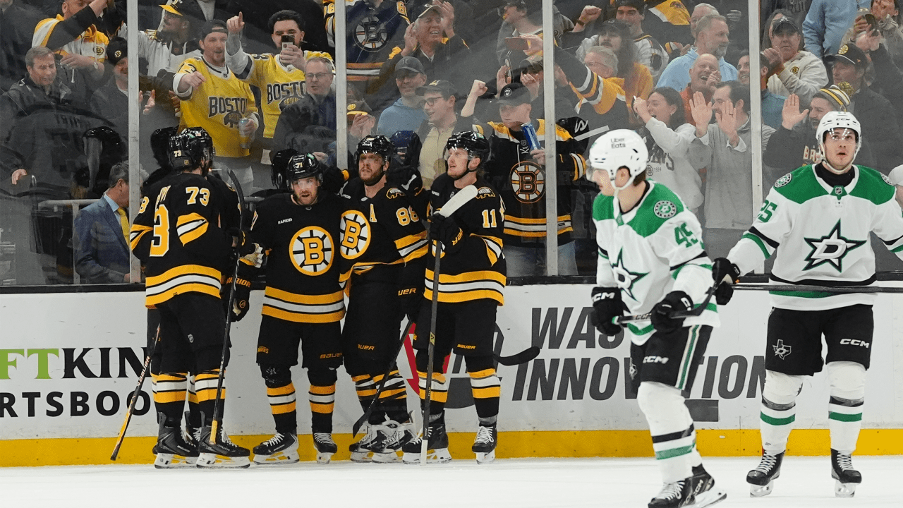 Bruins score 4 in 3rd period, pull away from Stars for 4th straight win