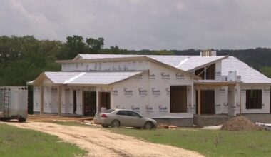 Bell County residents concerned Oncor's proposed 765 kV power line will cut through their property