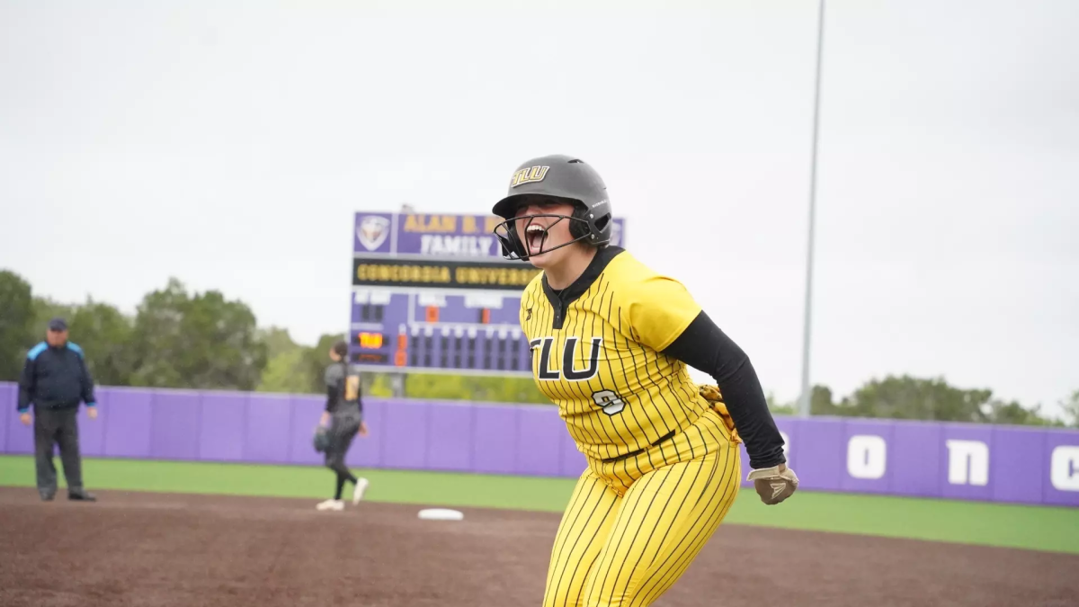 No. 5 Bulldogs Win Two in Austin, Secure Crucial SCAC Series