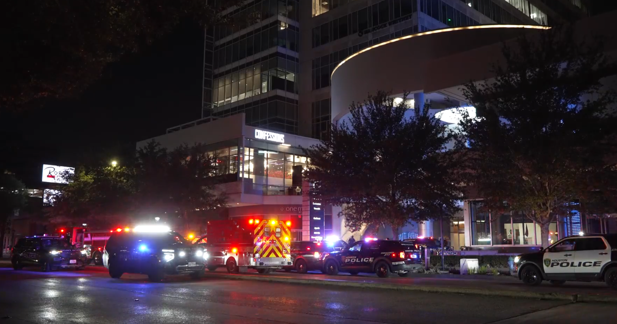Kirby shooting: 2 shot after attempted robbery at Confessions restaurant