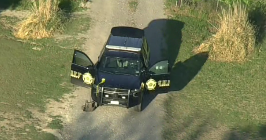 Deputy injured, suspect killed after gunfire erupts during Fannin County call; Texas Rangers investigating