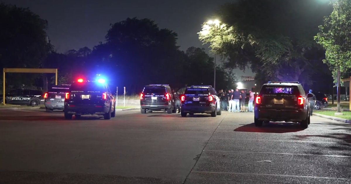 North Houston: 3 arrested after shooting involving woman's current, ex-boyfriend