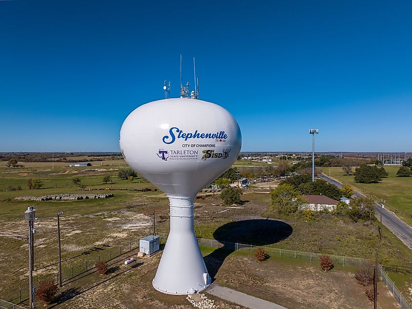 A water tower in Stephenville, Texas