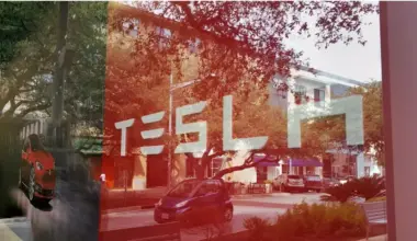 Tesla's plan to expand its RoboTaxi service to Dallas and Houston bring up existing safety concerns.