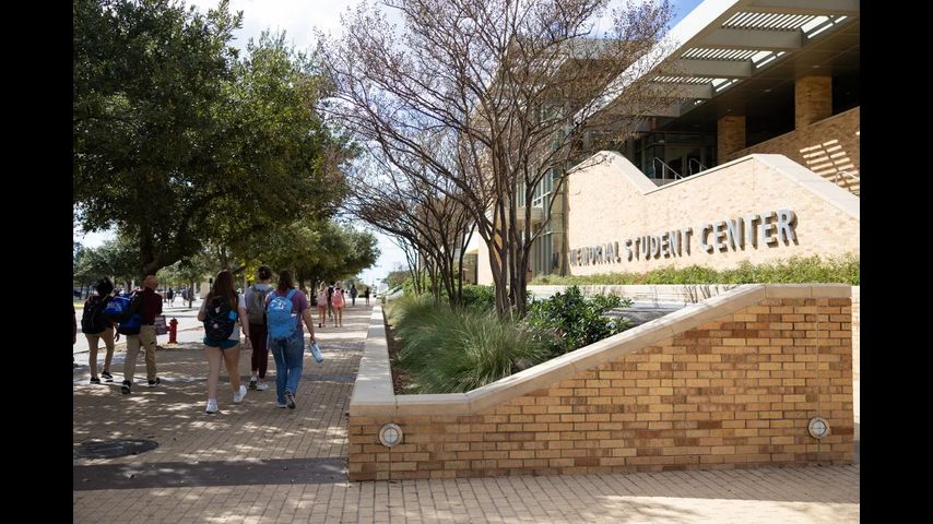 Thousands of Texas students lose college credits when transferring. Here are pitfalls to avoid.