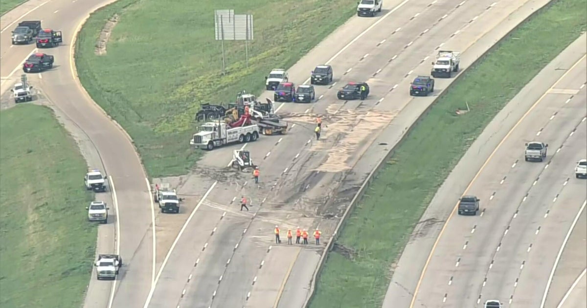 Semi truck crash leaves giant mess on Fort Worth highway, eastbound lanes closed