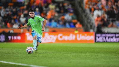 RECAP: Late goal lifts Sounders to gritty road win over Houston Dynamo