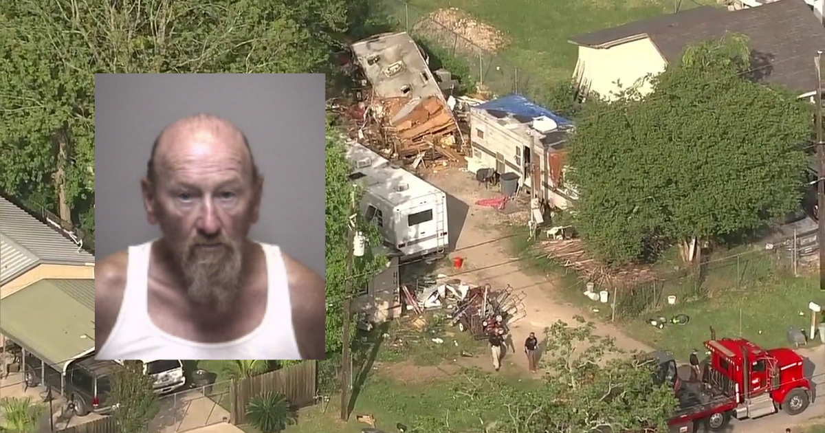 Authorities search Bacliff home of 'Texas Killing Fields' suspect James Dolphs Elmore Jr.