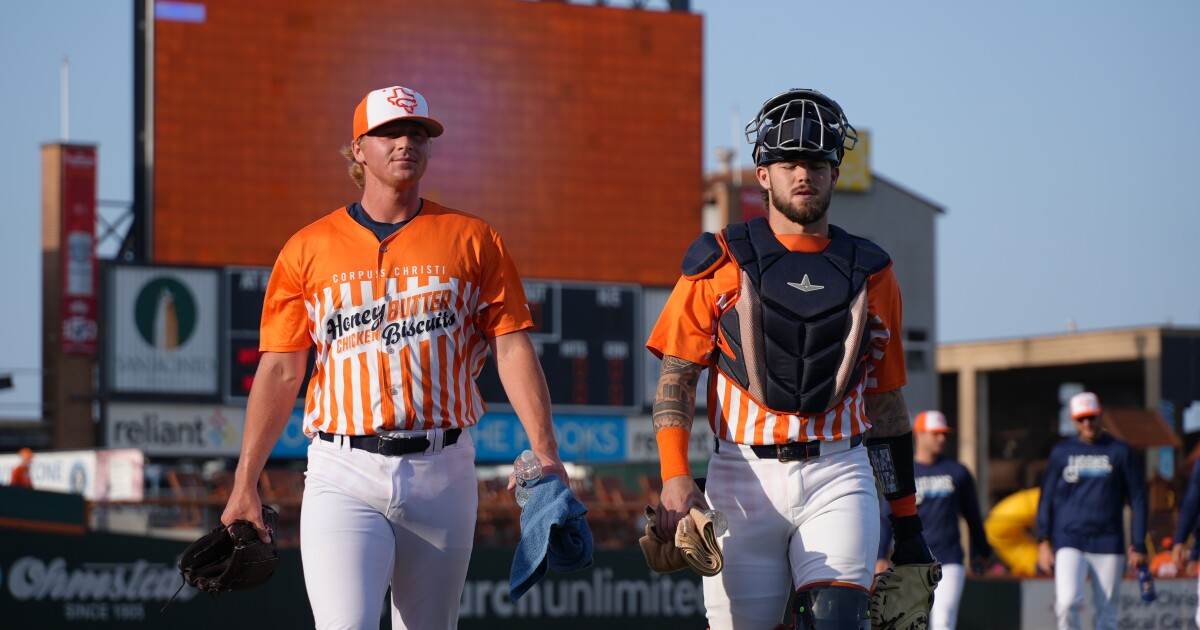 Hooks outscore Naturals 10-5 as Honey Butter Chicken Biscuits, lead series 2-0