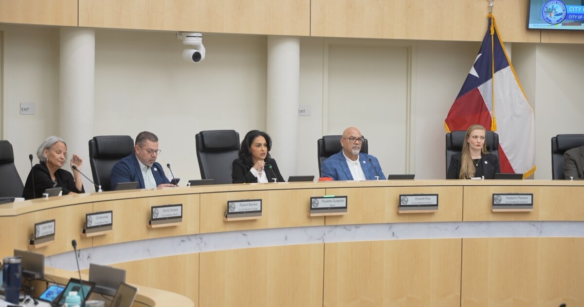 City Council clashes over desalination plans at emergency meeting