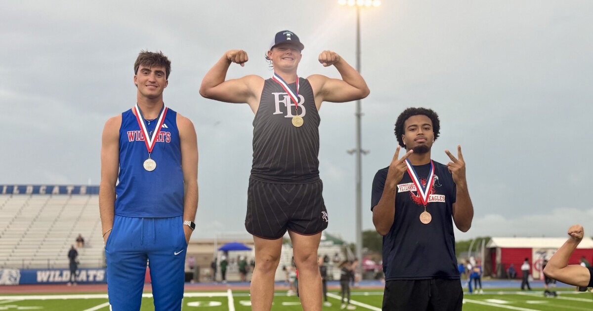Coastal Bend athletes shine in rain on Day 2 of District 29-5A track meet