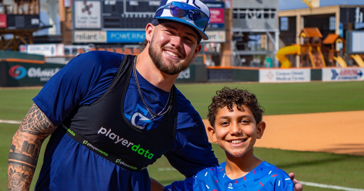 KRIS 6 Hooks Kid Reporter Zeke Ridley interviews Hooks' Will Bush