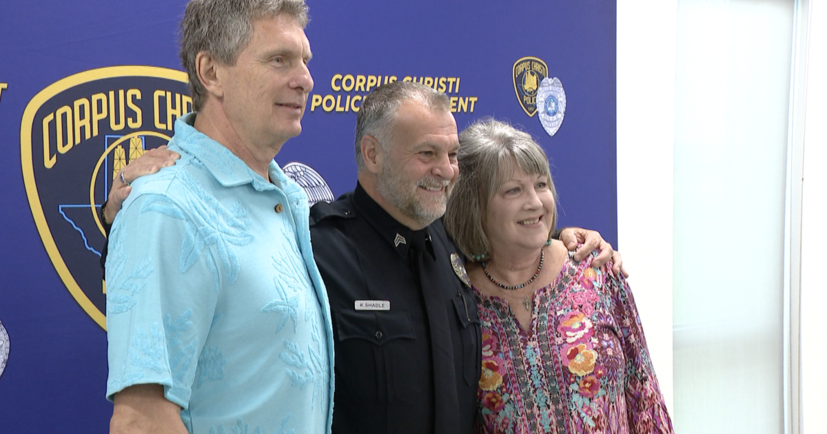 Corpus Christi police officers receive life-saving awards for rescues