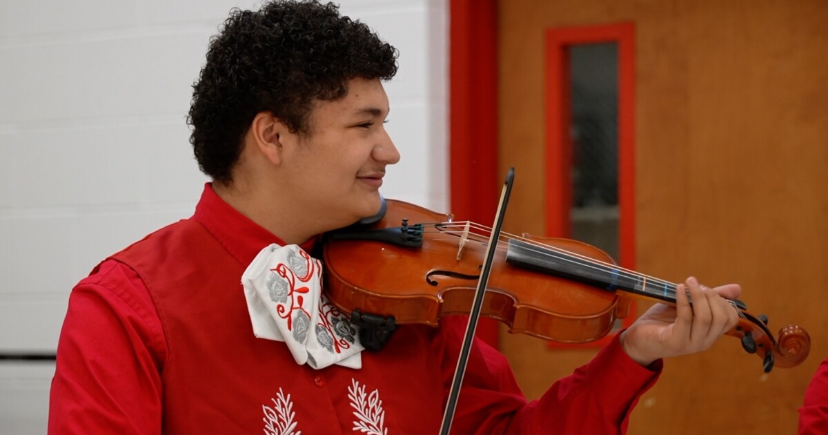 El Cotton Picker Mariachi Festival preserves tradition and Robstown pride