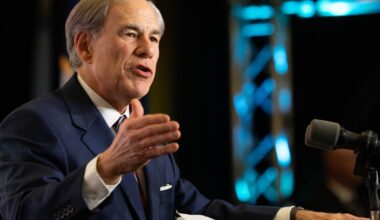 Abbott threatens to pull $2.5M in grants over APD's ICE rules