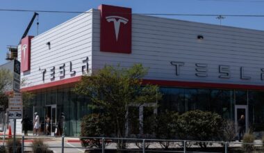 Travis County votes to withhold 9% of tax rebates from Tesla
