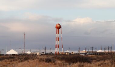 Inspection finds dozens of violations at major ICE camp in Texas