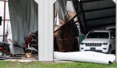 Tornado in Texas leaves at least 2 dead and destroys homes