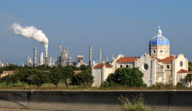Corpus Christi plans to declare a 'water emergency.' What does that mean?