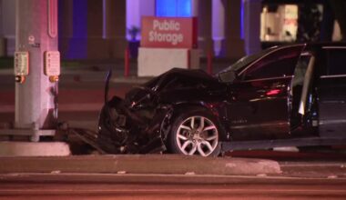 Dallas police: Driver killed after car strikes signal pole in North Dallas