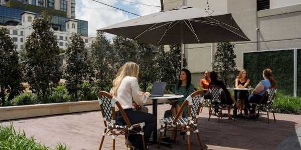 Martiott Dallas Uptown debuts pet-friendly outdoor plaza