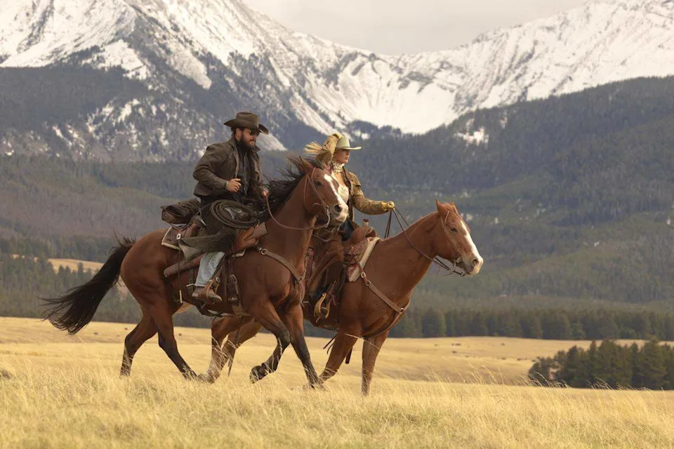 L-R: Cole Hauser as Rip Wheeler and Kelly Reilly as Beth Dutton in “Dutton Ranch,” episode 1, season 1, streaming on Paramount+, 2026.